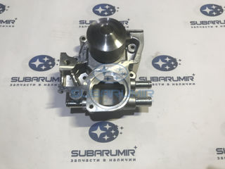 Фото автомобильной запчасти Помпа водяная    1 отвод в лево 2 отв в право (оригинальный номер 21111AA026)